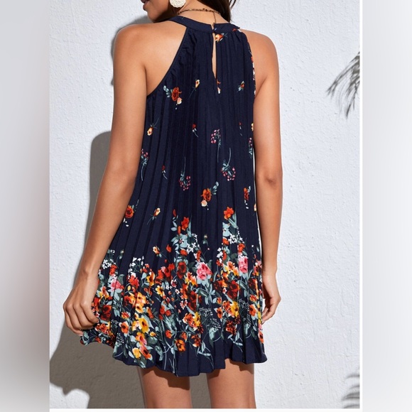 Blue Boho Floral Print Pleated Detail Halter Dress - Picture 4 of 10